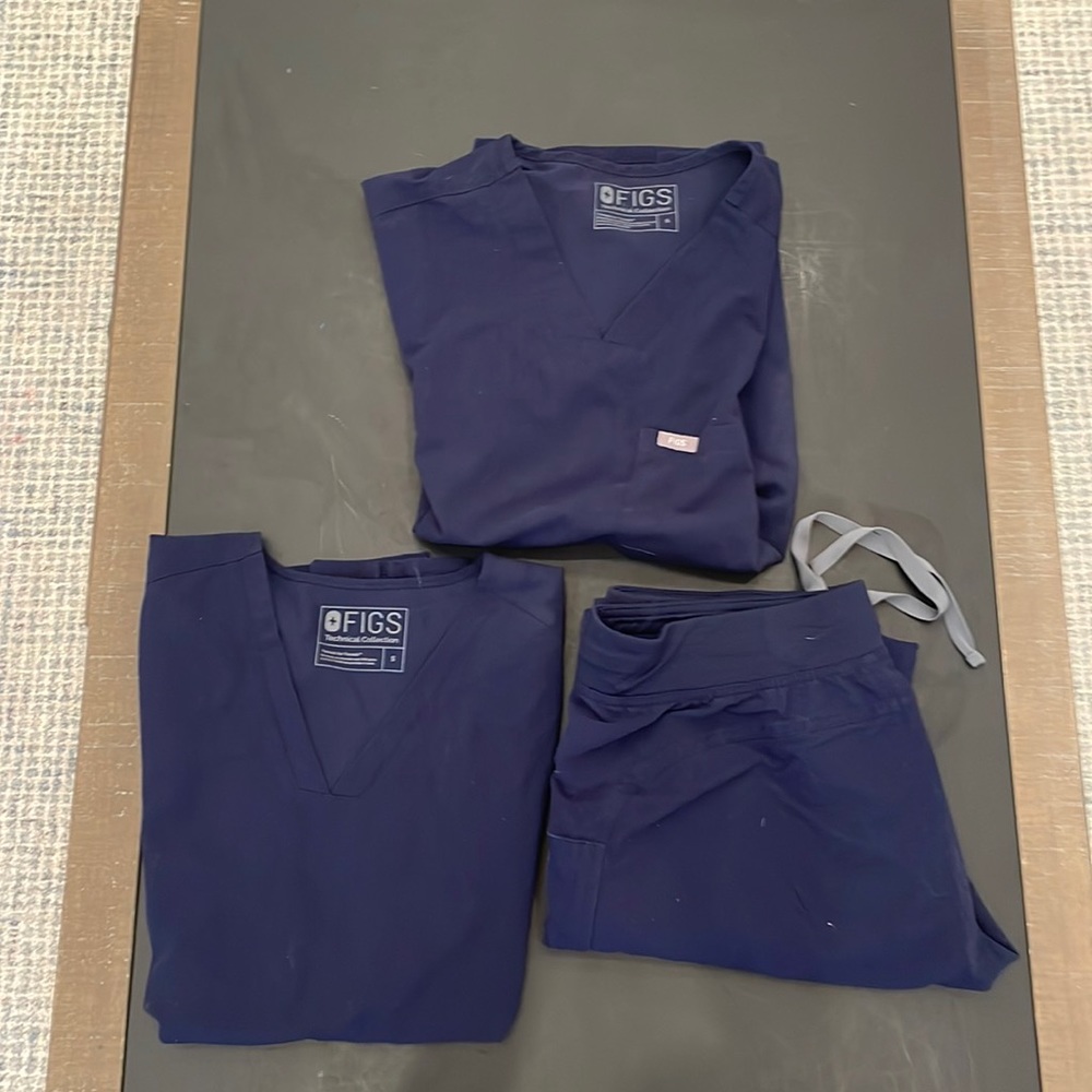 FIGS navy size small scrub lot